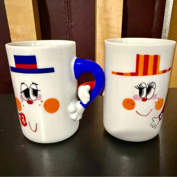 The Mug People Other - Whimsical Retro 70’s Kitchen Papel Mr & Mrs Interlocking Mugs